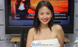 Behind the scenes at the GMANetwork.com Live Chat with Ellen Adarna