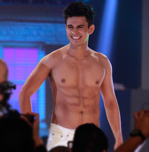 Kapuso Hunks Heat Up The Runway At The Bachelor Bash Of A Women S