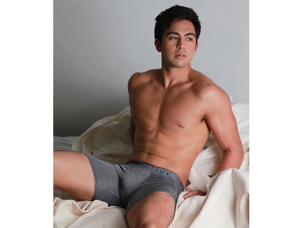 Derrick Monasterio S Hottest Topless Underwear Photos GMA Entertainment