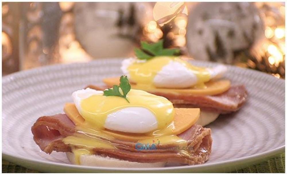 Recipe Holiday Ham Eggs Benedict