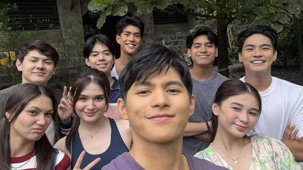 Cast of Huwag Kang Titingin