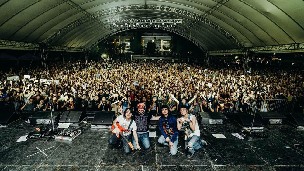 IV of Spades drops surprise single 'Isang Pag-ibig"