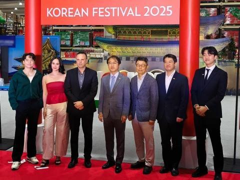 Over 700 Korean products up for grabs at this big box store's grand Hallyu festival