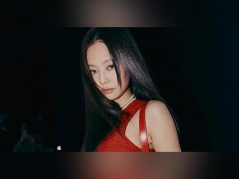 LOOK: BLACKPINK's Jennie Kim is 'lady in red' at the Chanel fashion show