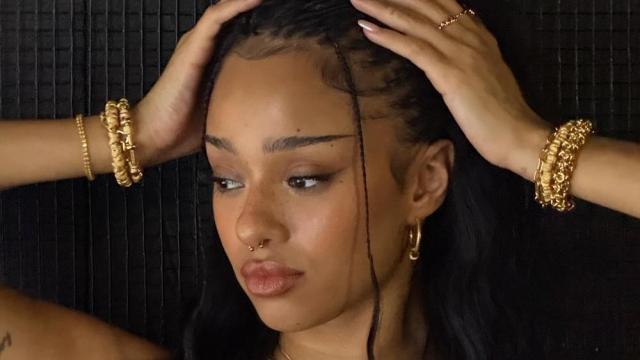 Manon of Katseye shares updates after talking with Hybe and Geffen