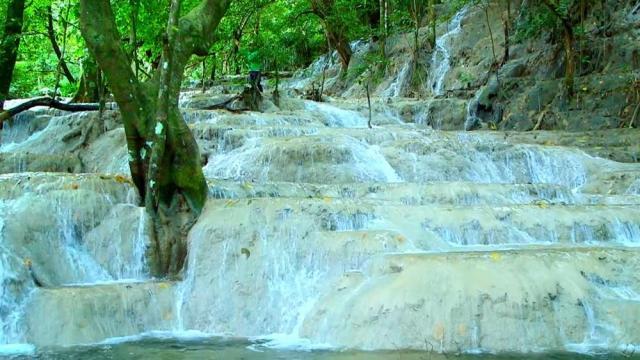 Biyahe ni Drew: Balikan ang Kaparkan Falls ng Abra