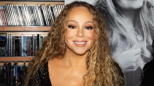 Mariah Carey greets Filipino fans outside concert venue