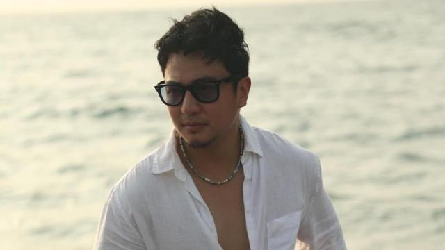 Jak Roberto spends Holy Week break in La Union