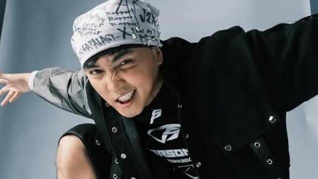 Coach Jay debuts as recording artist under the name J2X