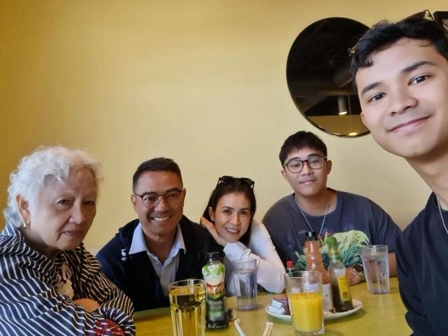 Ariel Rivera and family