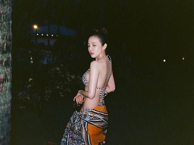 Sandara Park bikini photo