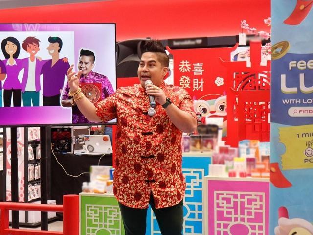 Feng shui Master Hanz Cua at Watsons SM North Edsa