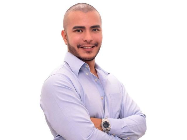 Pianist Angelo Ortiz gives back confidence to cancer survivors