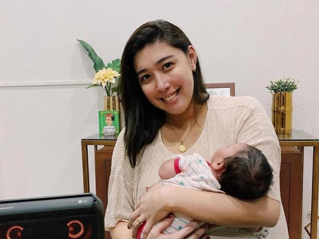 Dani Barretto posts photo of Baby Millie with the Legaspi family
