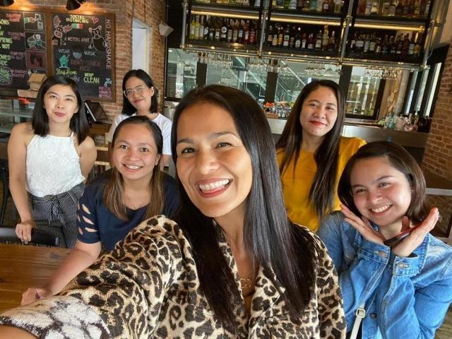 Iza Calzado with a team of nurses