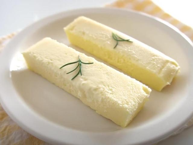 Cheesecake in a microwave