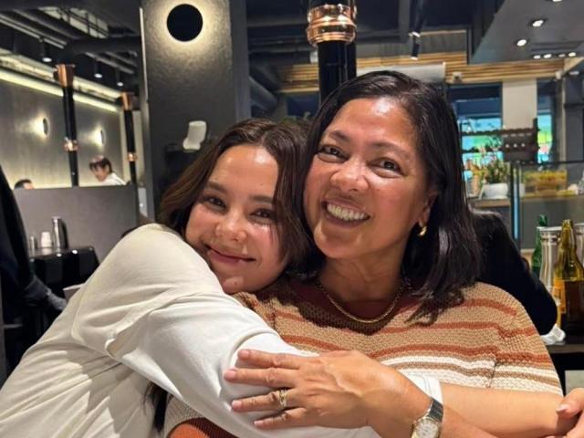 Catriona Gray, Mita Gray