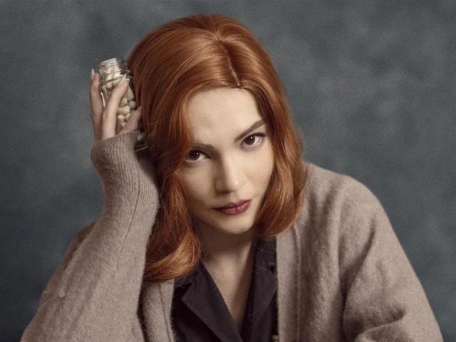 rhian ramos as beth harmon