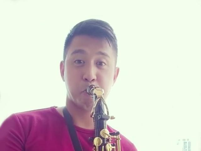 Rocco Nacino plays the saxophone
