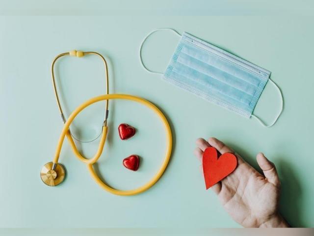 stethoscope and face mask