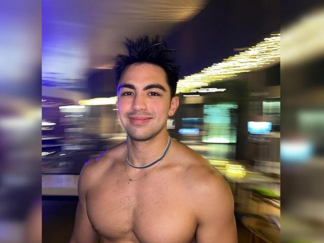 Derrick Monasterio bench ad