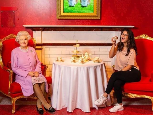Queen Elizabeth II wax figure in Madame Tussauds Dubai