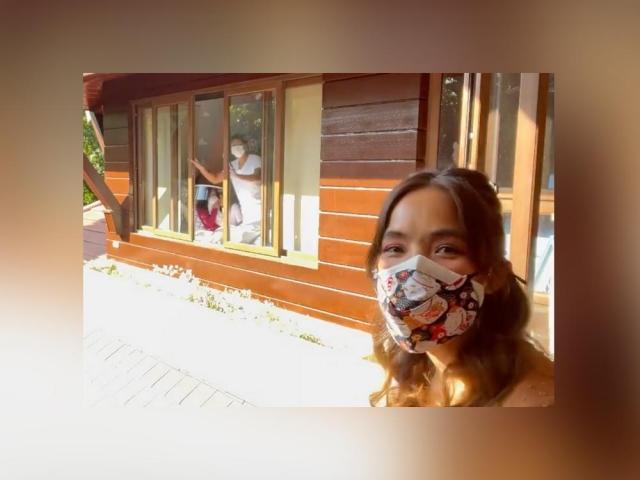 Pia Guanio caring for Steeve and Scarlet in isolation