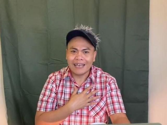 tekla reads fan messages