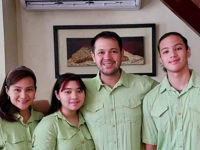 Gladys Reyes and family