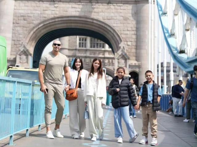 Doug Kramer, Chesca Kramer, Kendra Kramer, Scarlett Kramer, Gavin Kramer
