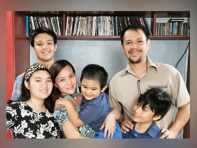 Gladys Reyes and Christopher Roxas with kids