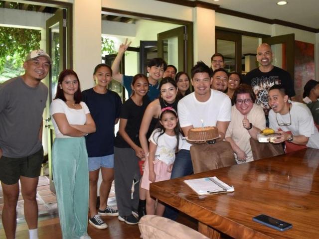 Dingdong Dantes with Royal Blood family