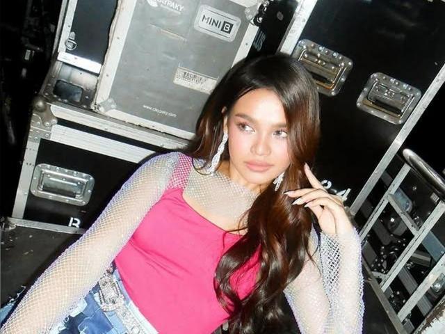 Zephanie in Queendom