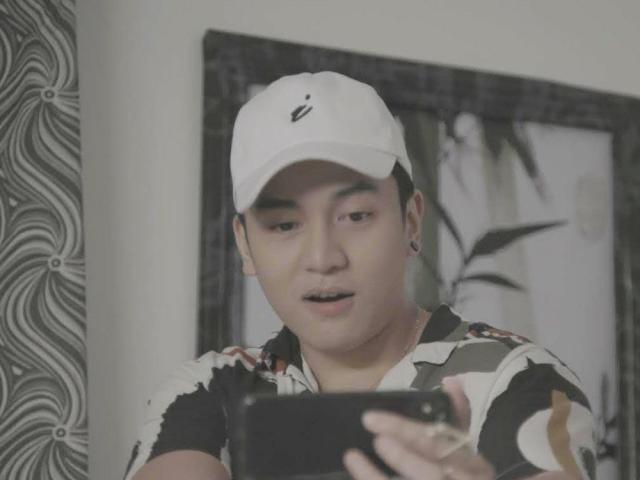 Jak Roberto as DJ Loonyo