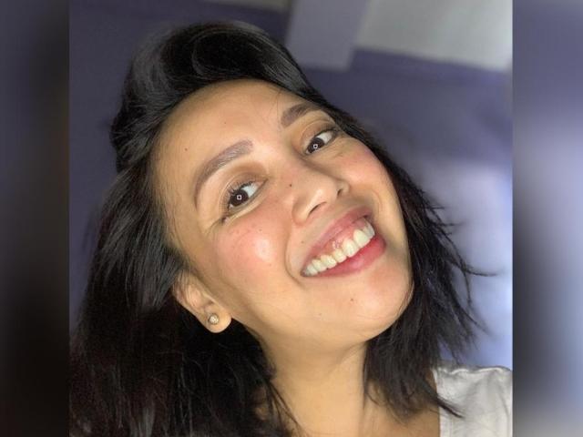 Kakai Bautista sings