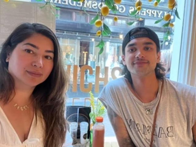 Jackie Forster, Kobe Paras