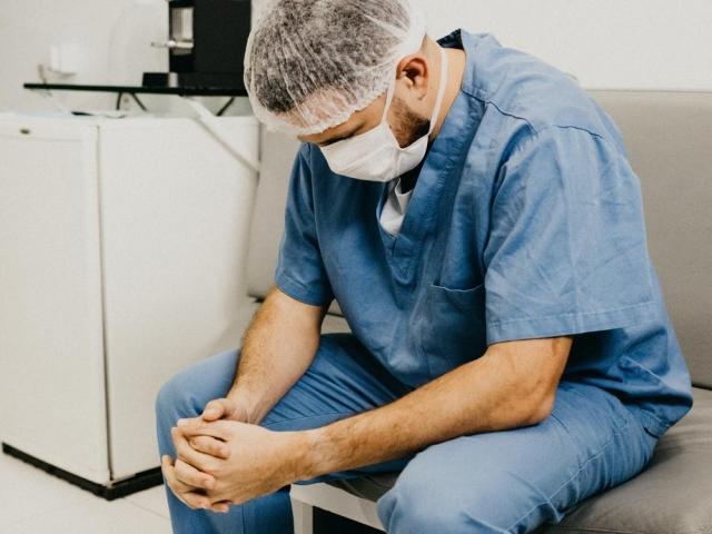 doctors nurses try to hold their urine during 8 hour shift