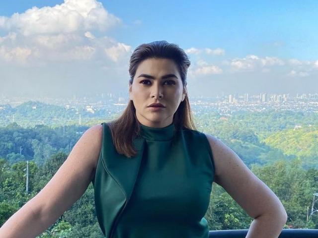 Aiko Melendez as Kendra in Prima Donnas