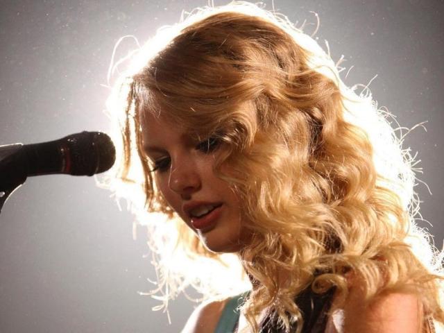 taylor swift at new york university