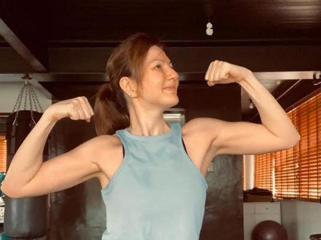 Carmina Villarroel home workout