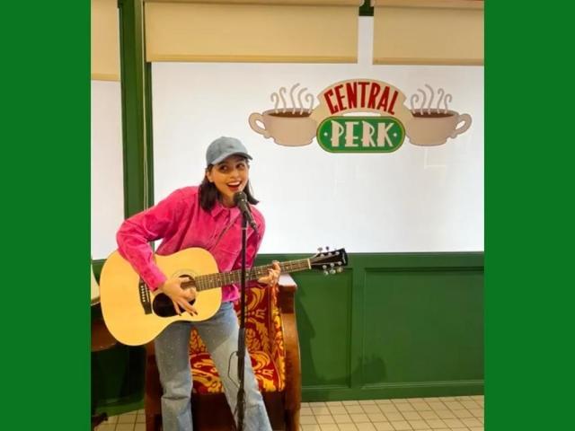Maine Mendoza in Central Perk cafe