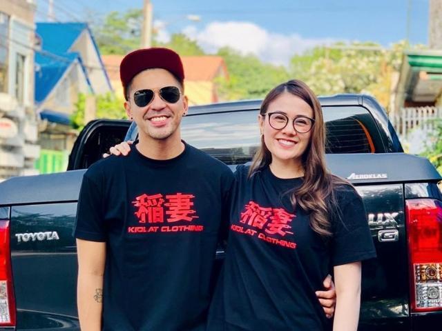 Mark Herras hugging girlfriend Nicole Donesa