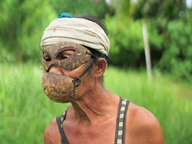 Mangyan coconut shell face mask