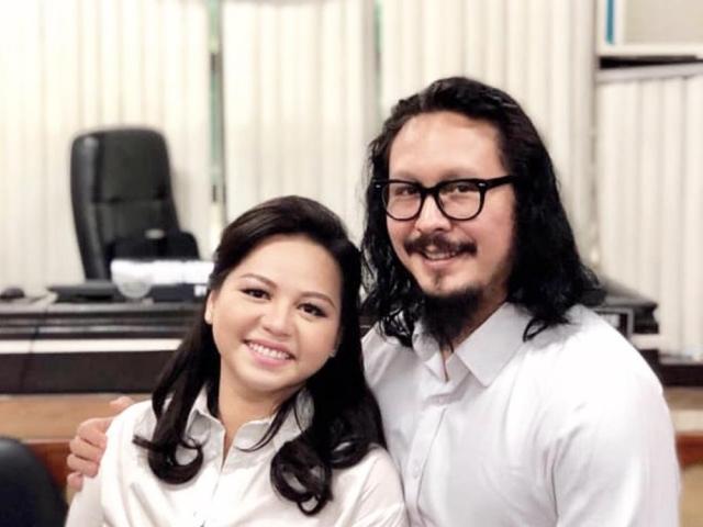 Baron Geisler marries his fiance Jamie Evangelista