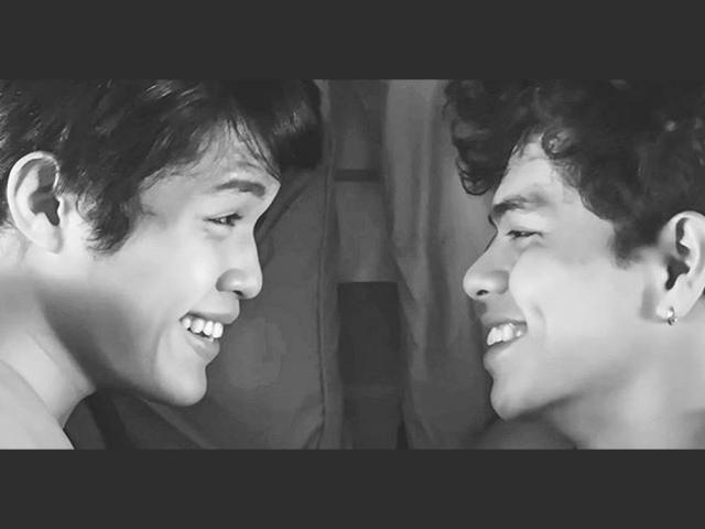 kokoy de santos and elijah canlas on gameboys