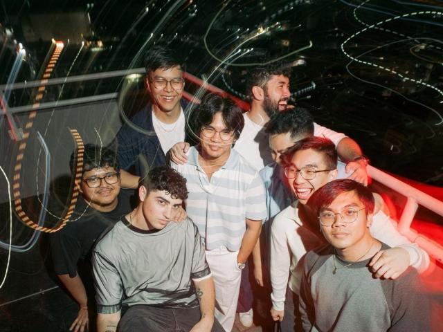 Lola Amour, Oliver Cronin