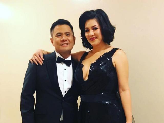 Qizlar kokragiga va ogziga singib ketadi Qizlar kokragiga va ogziga singib ketadi