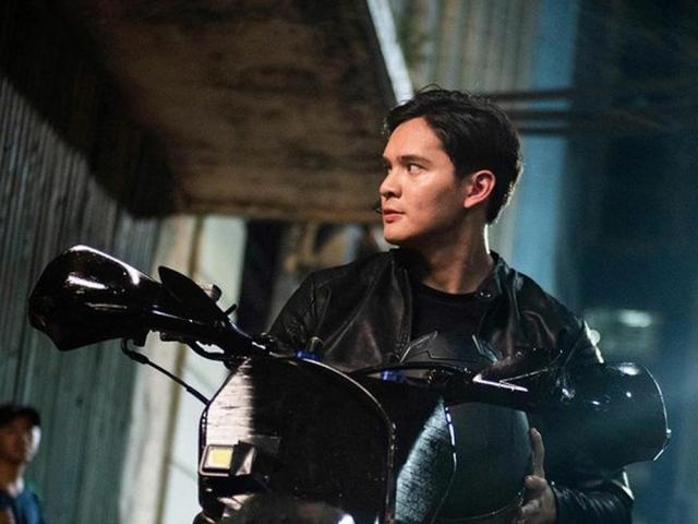 Ruru Madrid and Black Rider cast