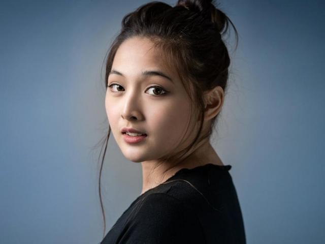 Nicole Dulalia poses for a photoshoot 