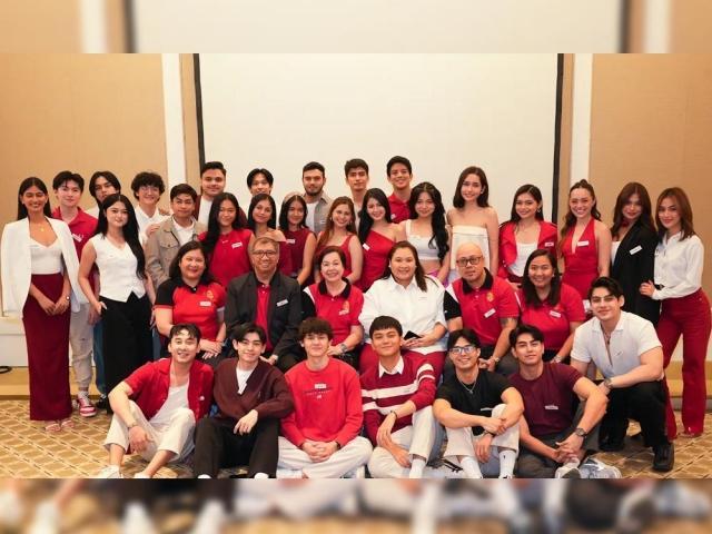 Sparkle artists in Maging Listo, Huwag Magpaloko workshop